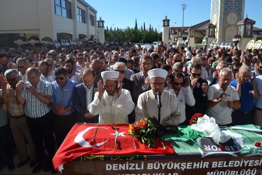 EFSANE BAŞKAN SON YOLCULUĞUNA UĞURLANDI