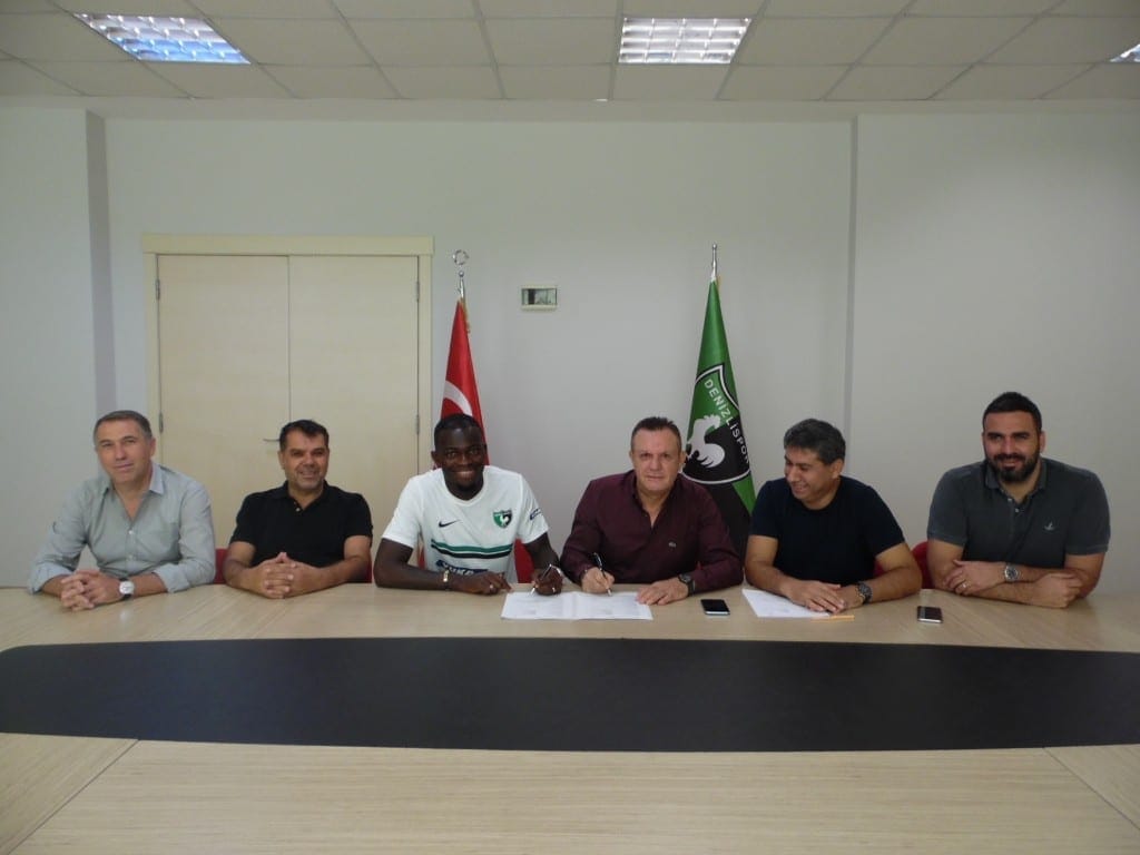 ALANYASPORLU ISAAC SACKEY’LE İMZALAR ATILDI…