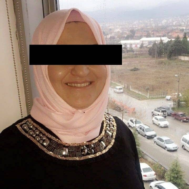 KARISINI DA, KARISININ BALKONUNU DA KARIŞTIRAN KOCA, KOMŞU KADINI VURDU…