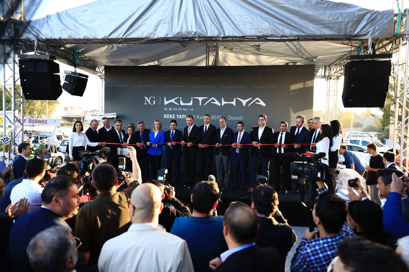 BÜKE YAPI MARKET, MUHTEŞEM BİR AÇILIŞLA HİZMETE GİRDİ…