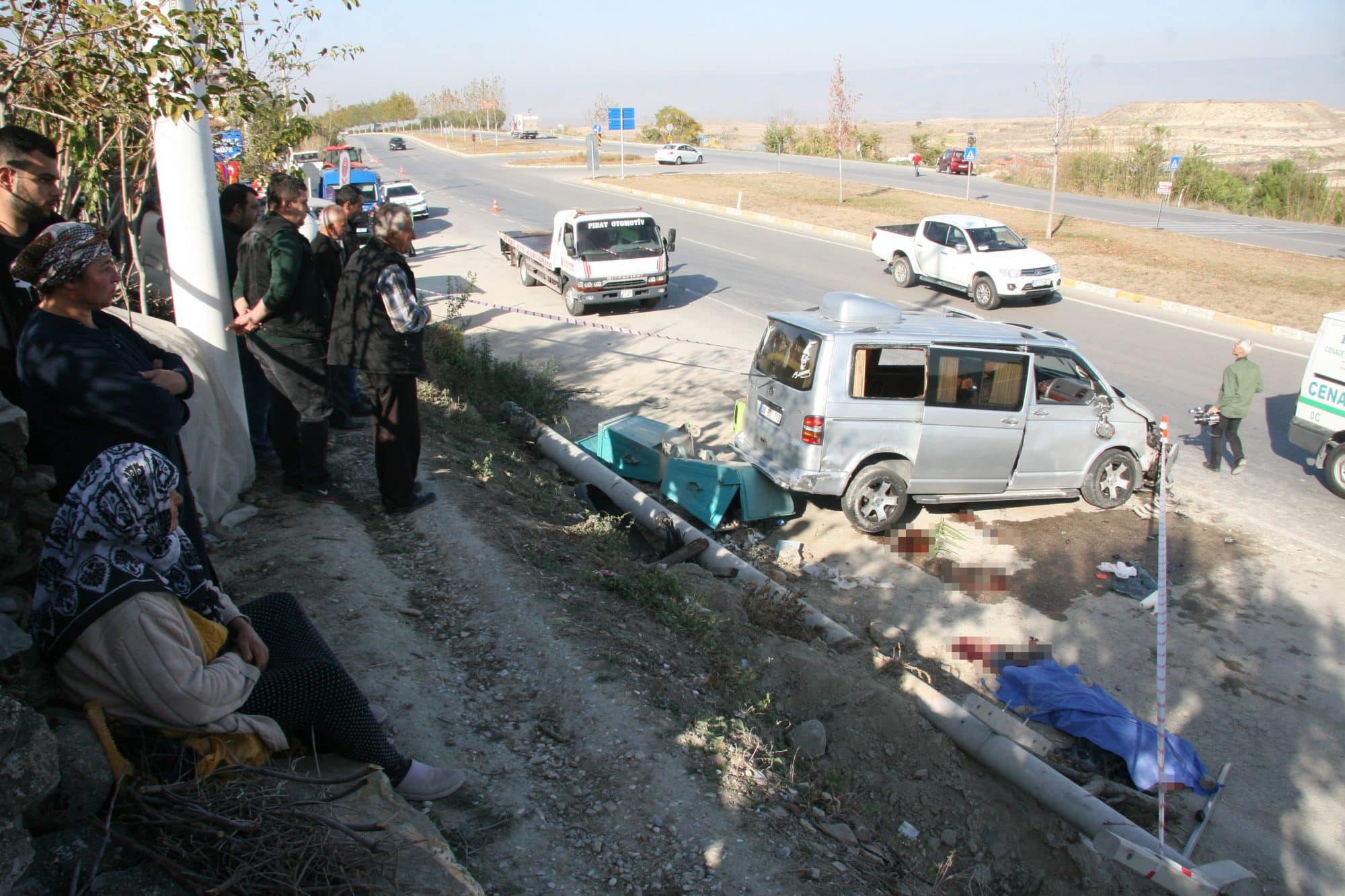 DENİZLİ’DE TRAFİK KAZASI: 1 ÖLÜ, 4 YARALI…