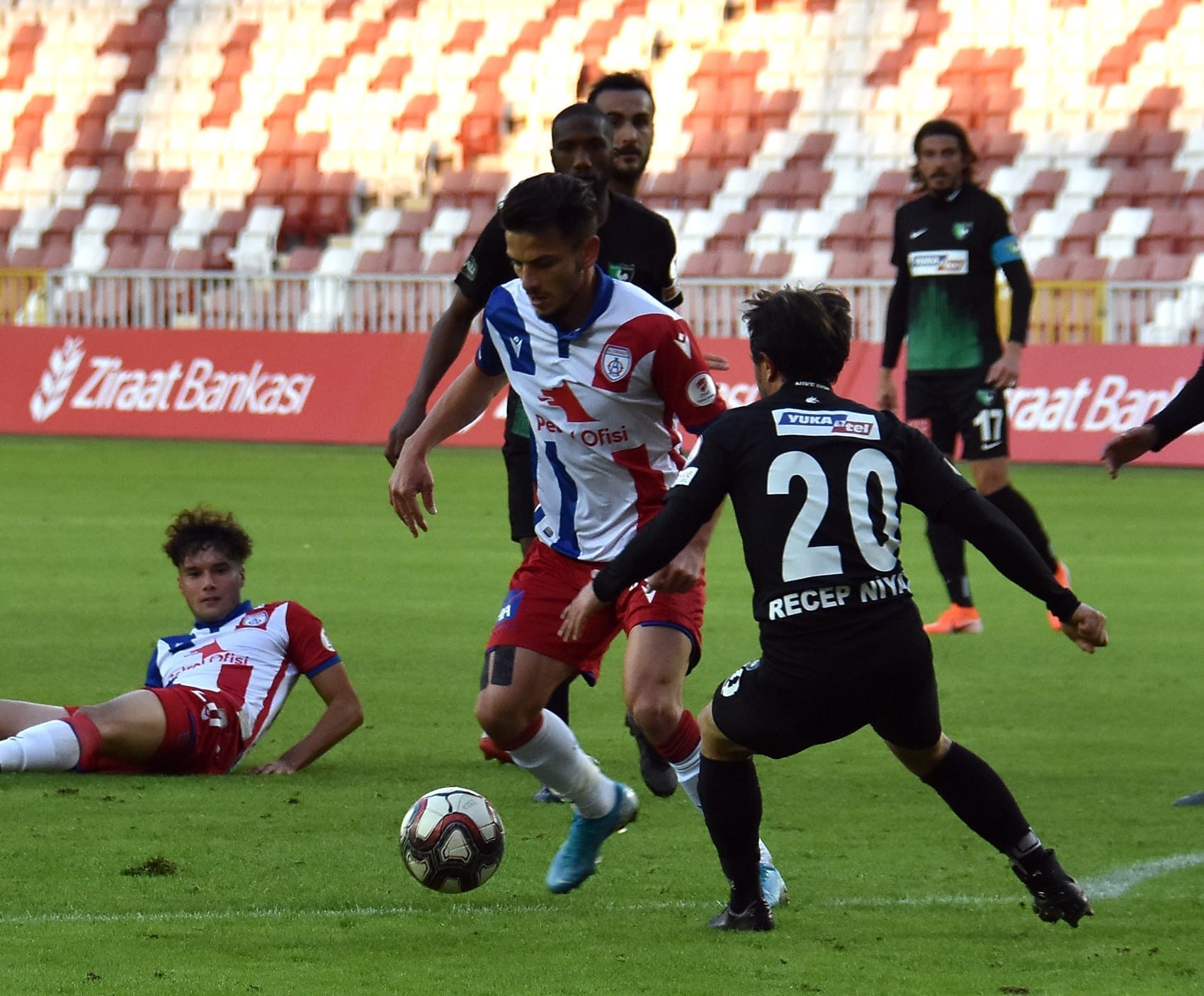 DENİZLİSPOR, GOL OLDU YAĞDI…