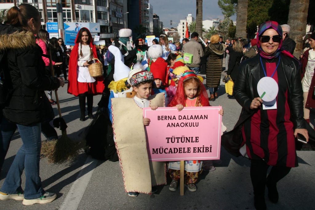 SİGARAYA, BANDOLU VEDA…