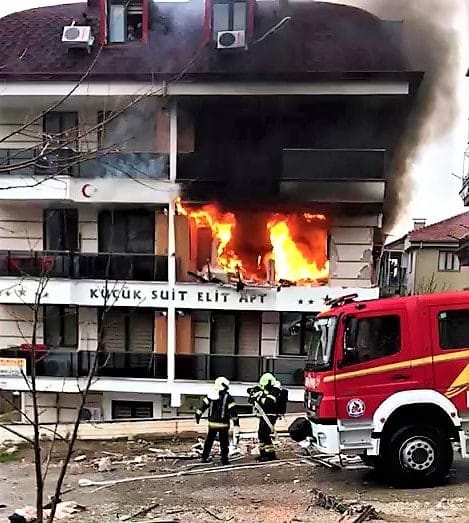 APARTTA PATLAMA: 3 YARALI…