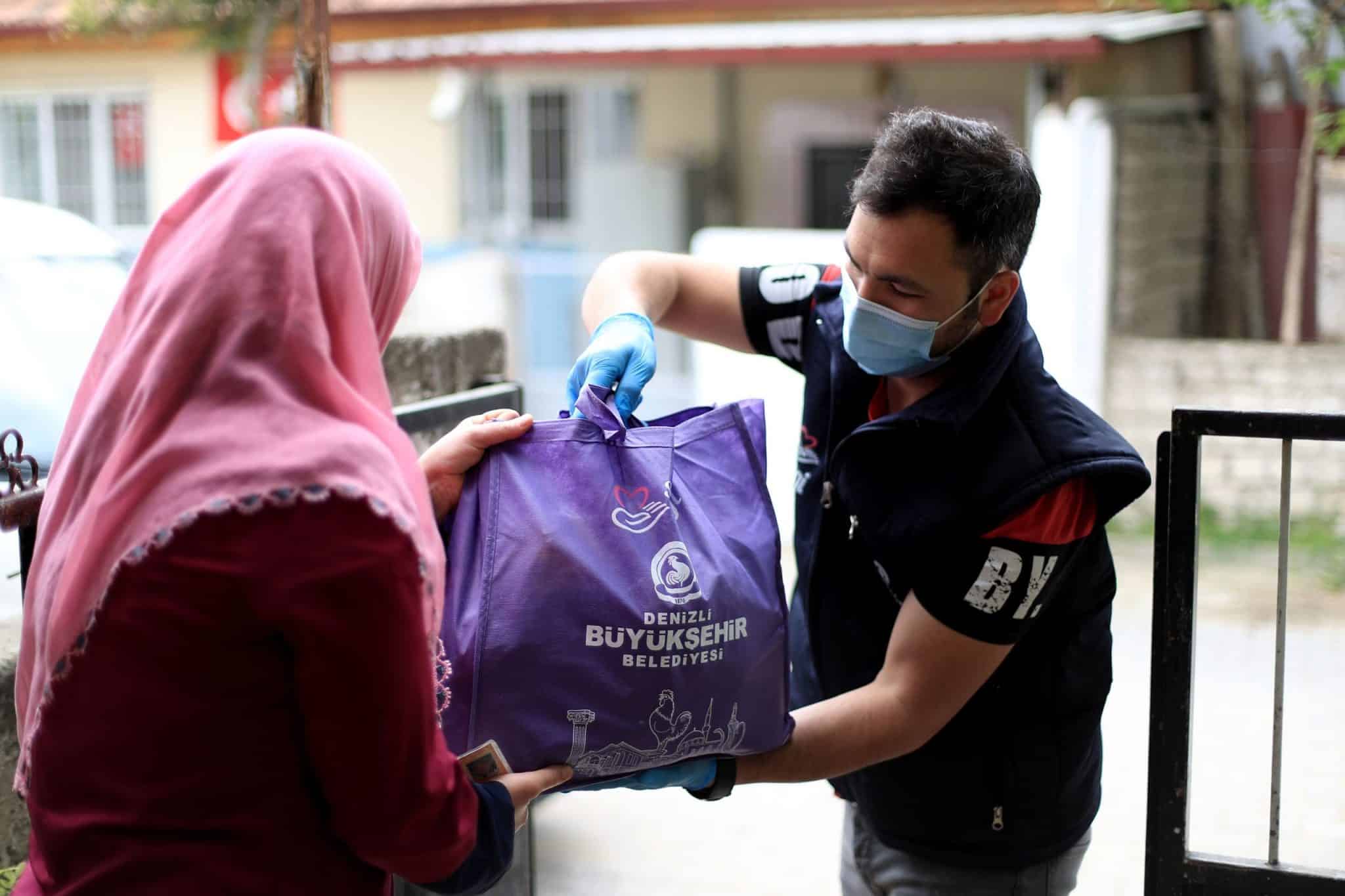 BÜYÜKŞEHİR, RAMAZAN PAKETLERİNİ DAĞITMAYA BAŞLADI…