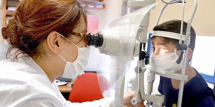 ÇOCUKLARDAKİ GÖZ ALLERJİSİNE DİKKAT…