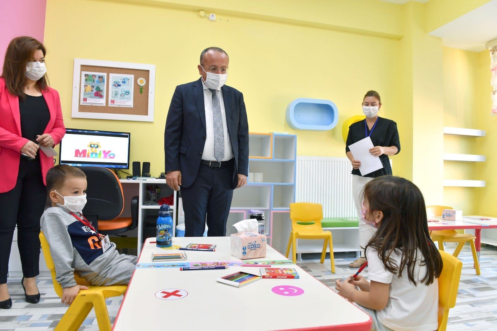 VALİ ATİK ZİLİ ÇALDI, BAŞARILAR DİLEDİ…