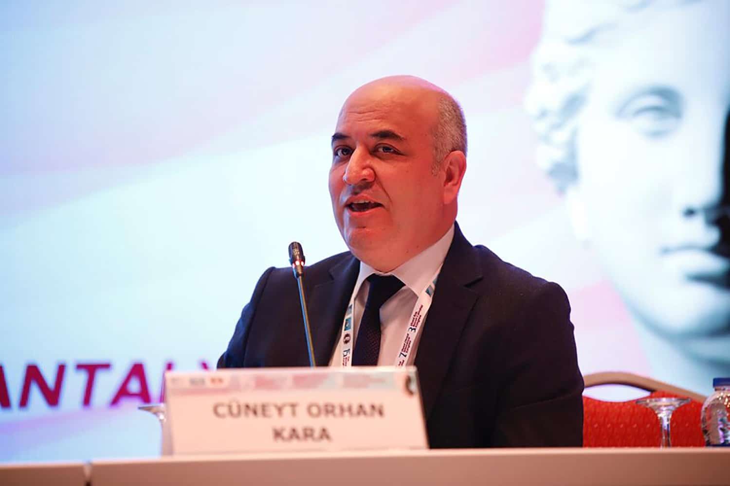 PROFESÖR KARA’YA, BİRİNCİLİK ÖDÜLÜ…