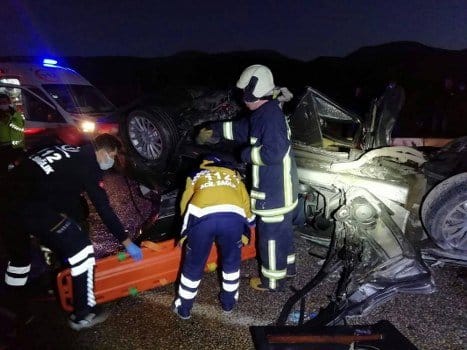 AMAN DİKKAT- KAYGAN YOL, KAZAYA NEDEN OLDU: 5 YARALI…