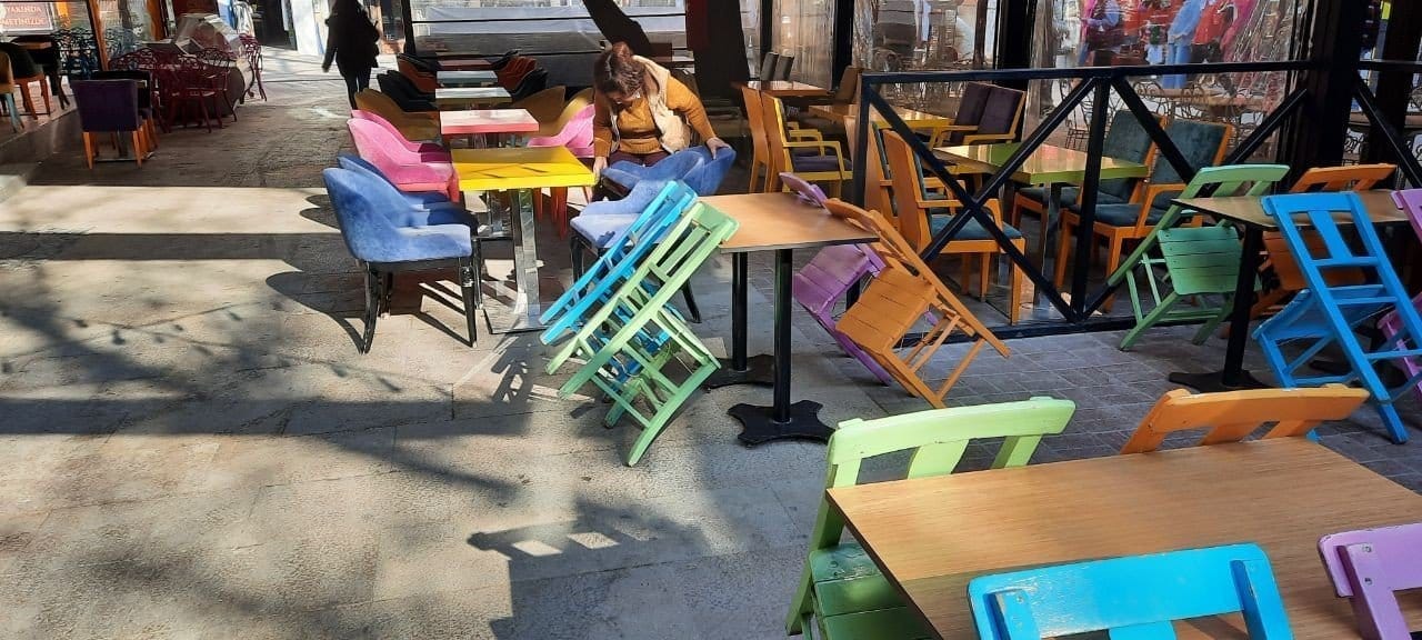 ESNAF YENİ DÖNEM İÇİN KOLLARI SIVADI…