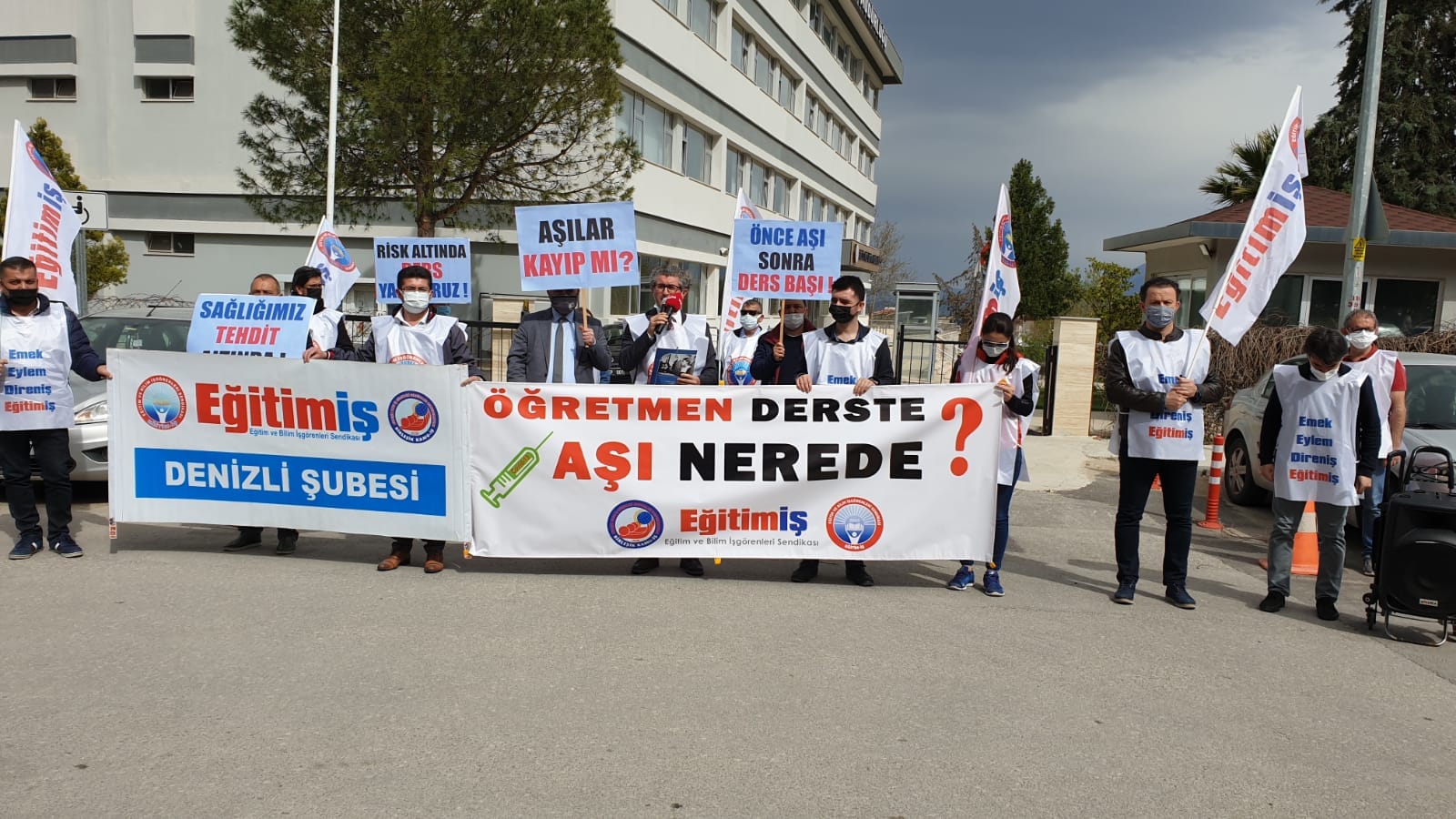 AŞILAMA TAMAMLANINCAYA KADAR, YÜZ YÜZE EĞİTİME ARA VERİLMELİDİR…