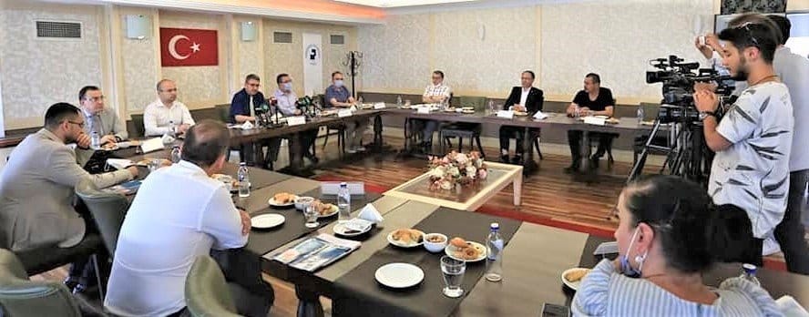Dekanlığı bıraktı, medyayı ayrıştırdı 4 210928618 1831341010370531 6085771659448713017 n