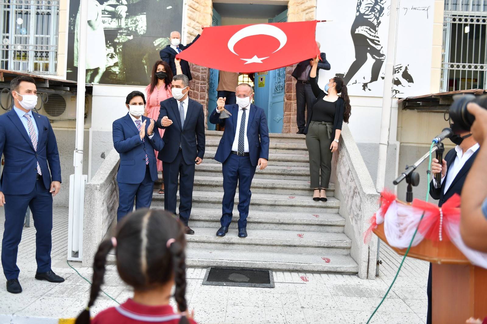 VALİ ATİK, ZİLİ ÇALDI VE YENİ EĞİTİM-ÖĞRETİM YILINI BAŞLATTI…