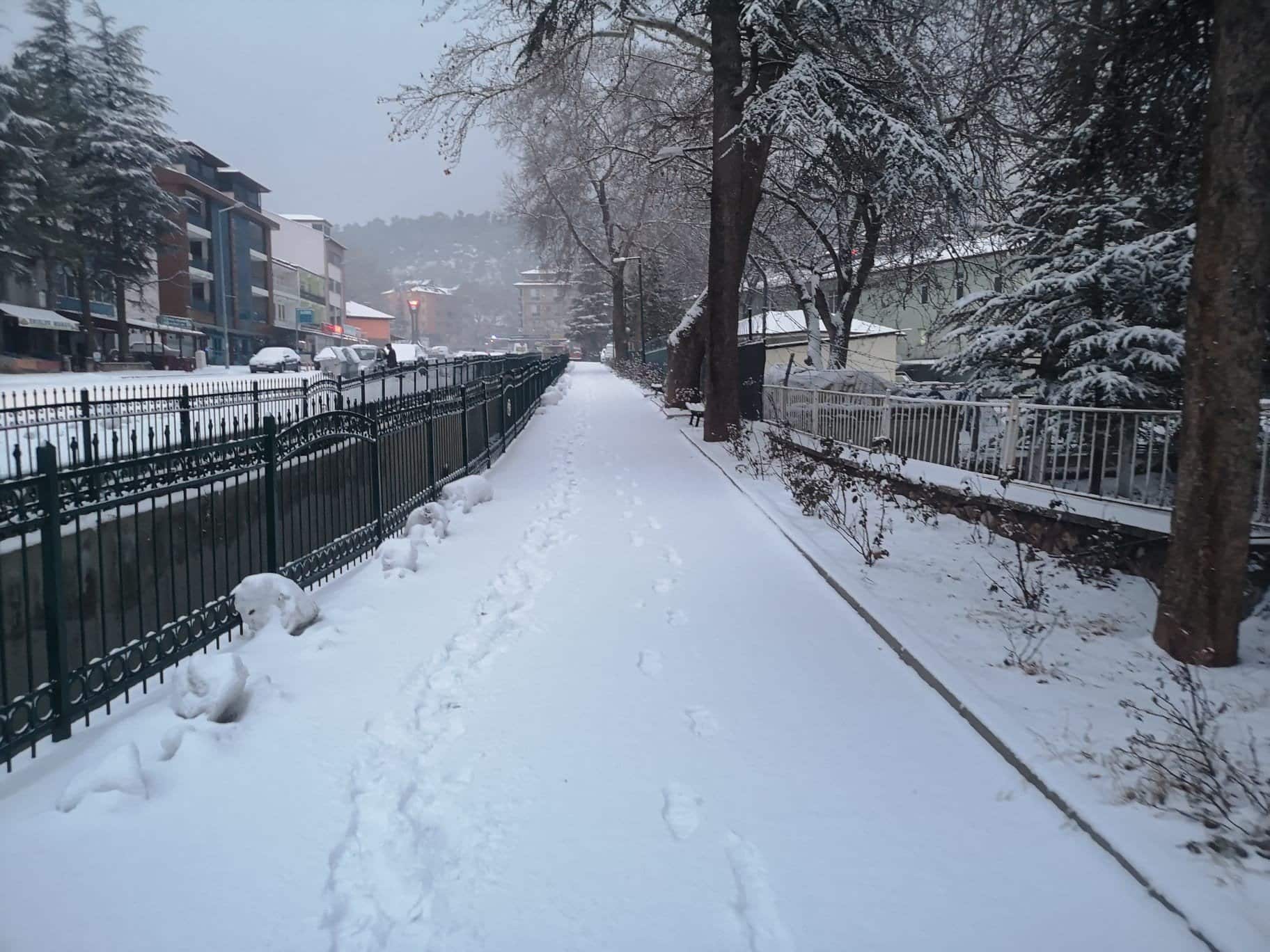 Denizli’nin 4 İlçesinde Kar Tatili…