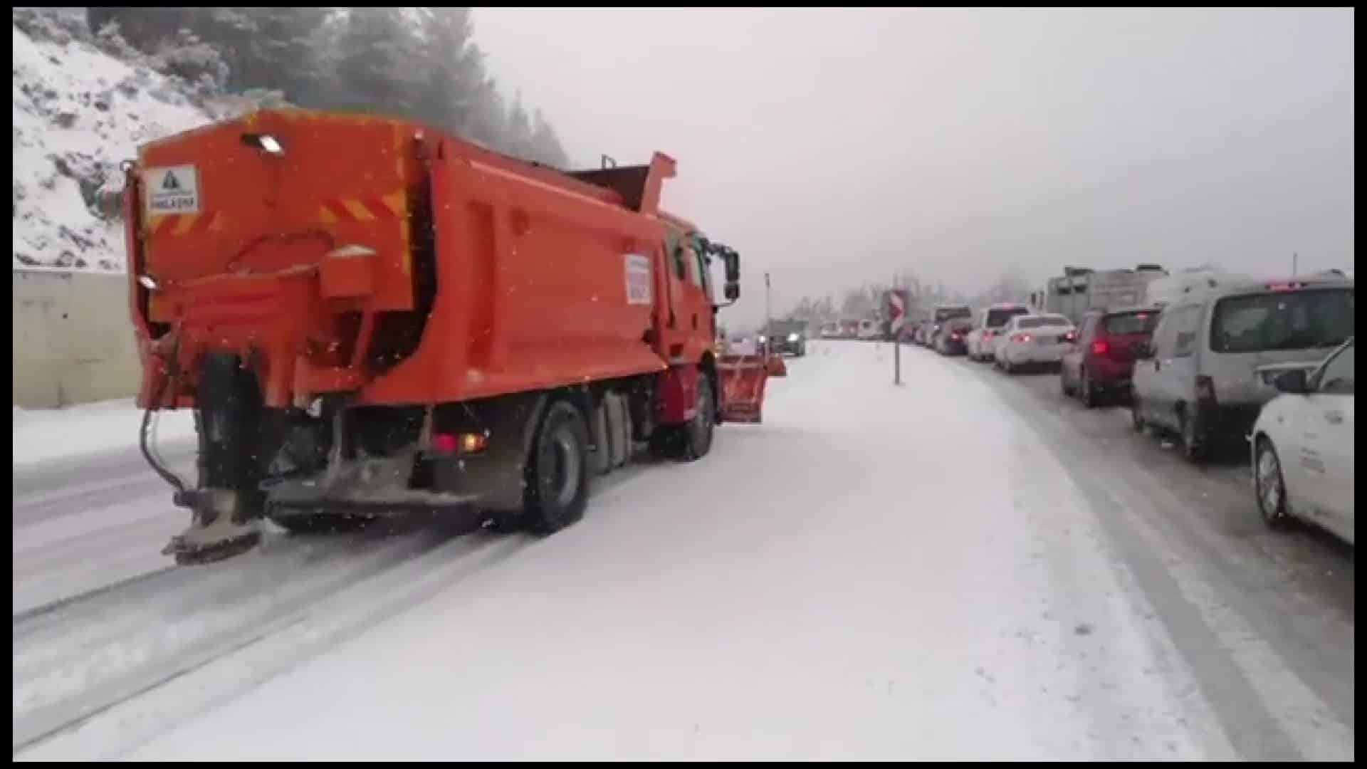 Kar Yağışı Denizli- Antalya Karayolu’nu Kapanma Noktasına Getirdi…