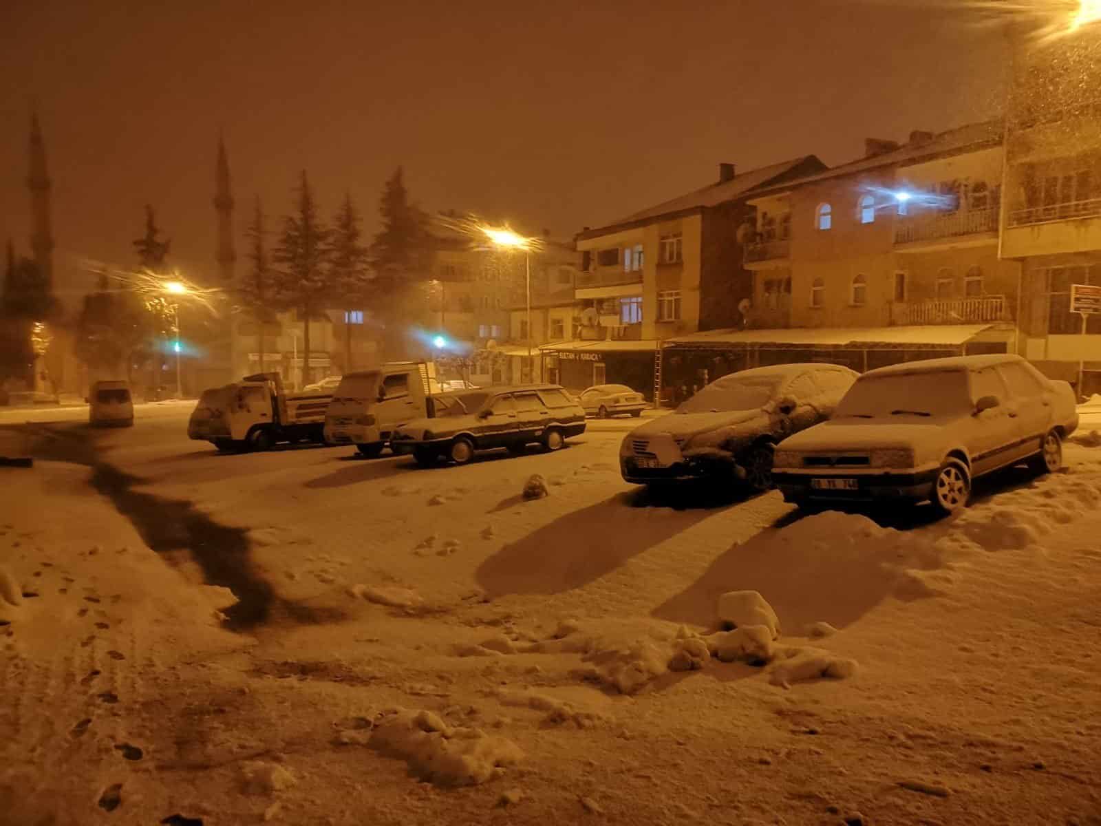 Çameli’de Öğrencilere Kar Tatili…