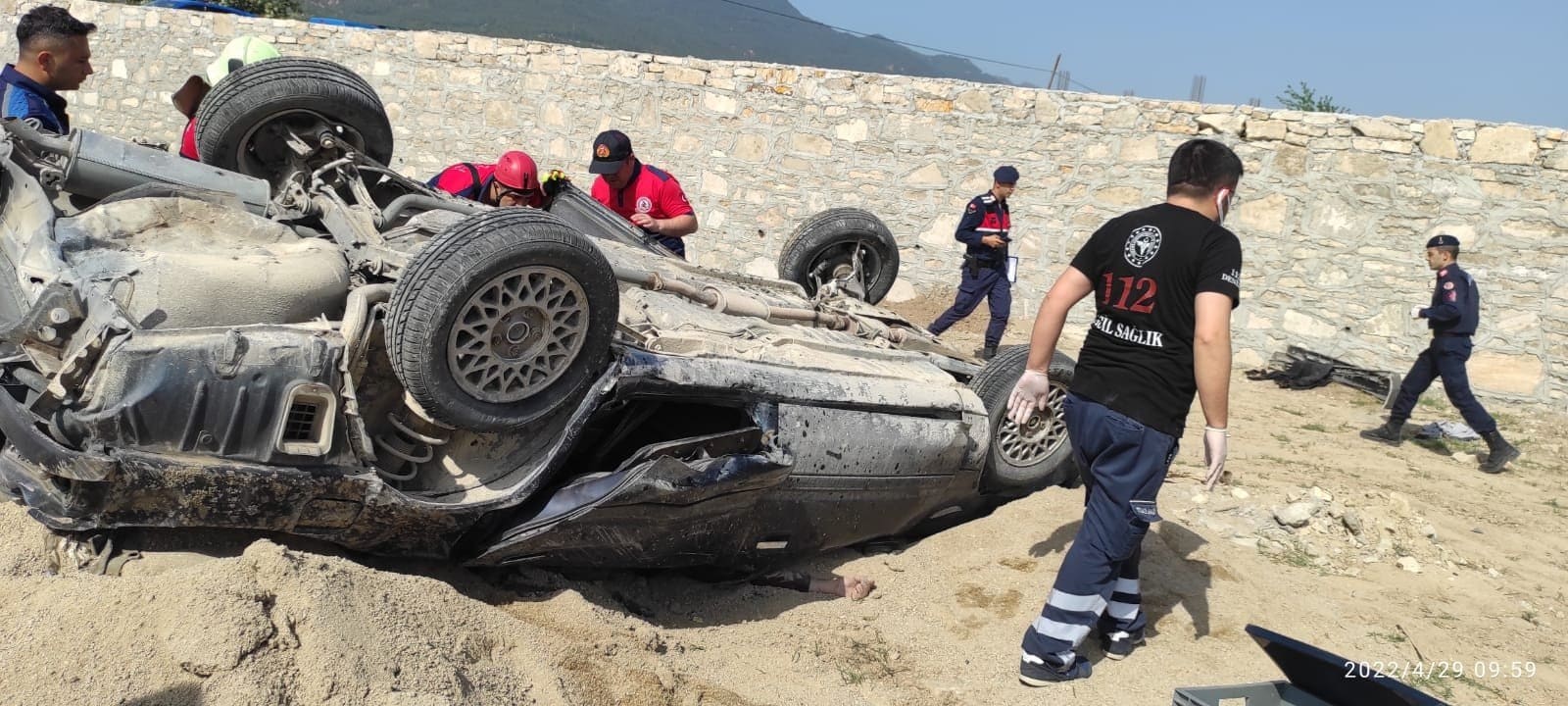 Takla Atan Otomobilin Sürücüsü Sıkışarak Can Verdi…