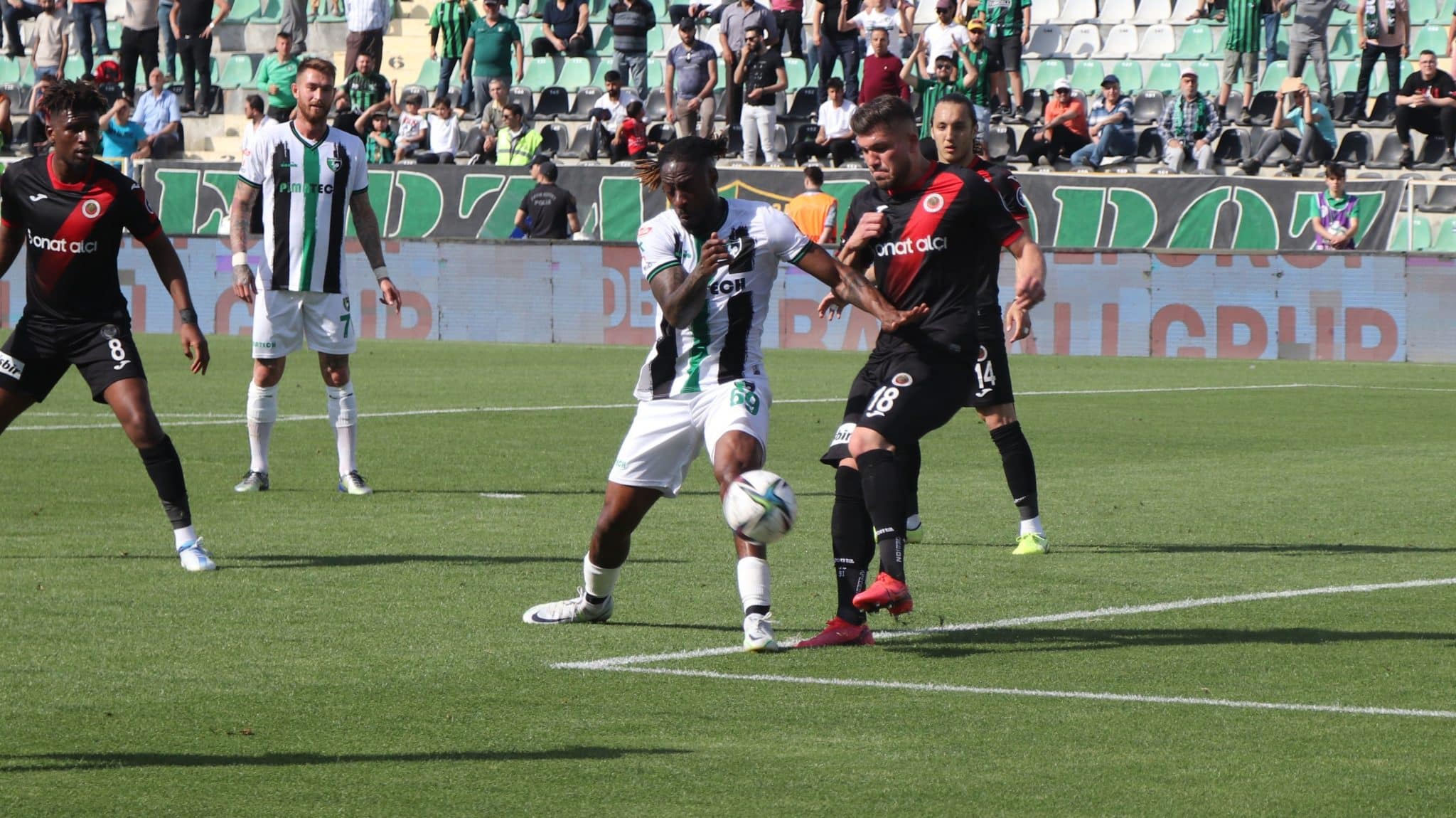 Denizlispor, Gençlerbirliği Engelini 2 Golle Geçti…