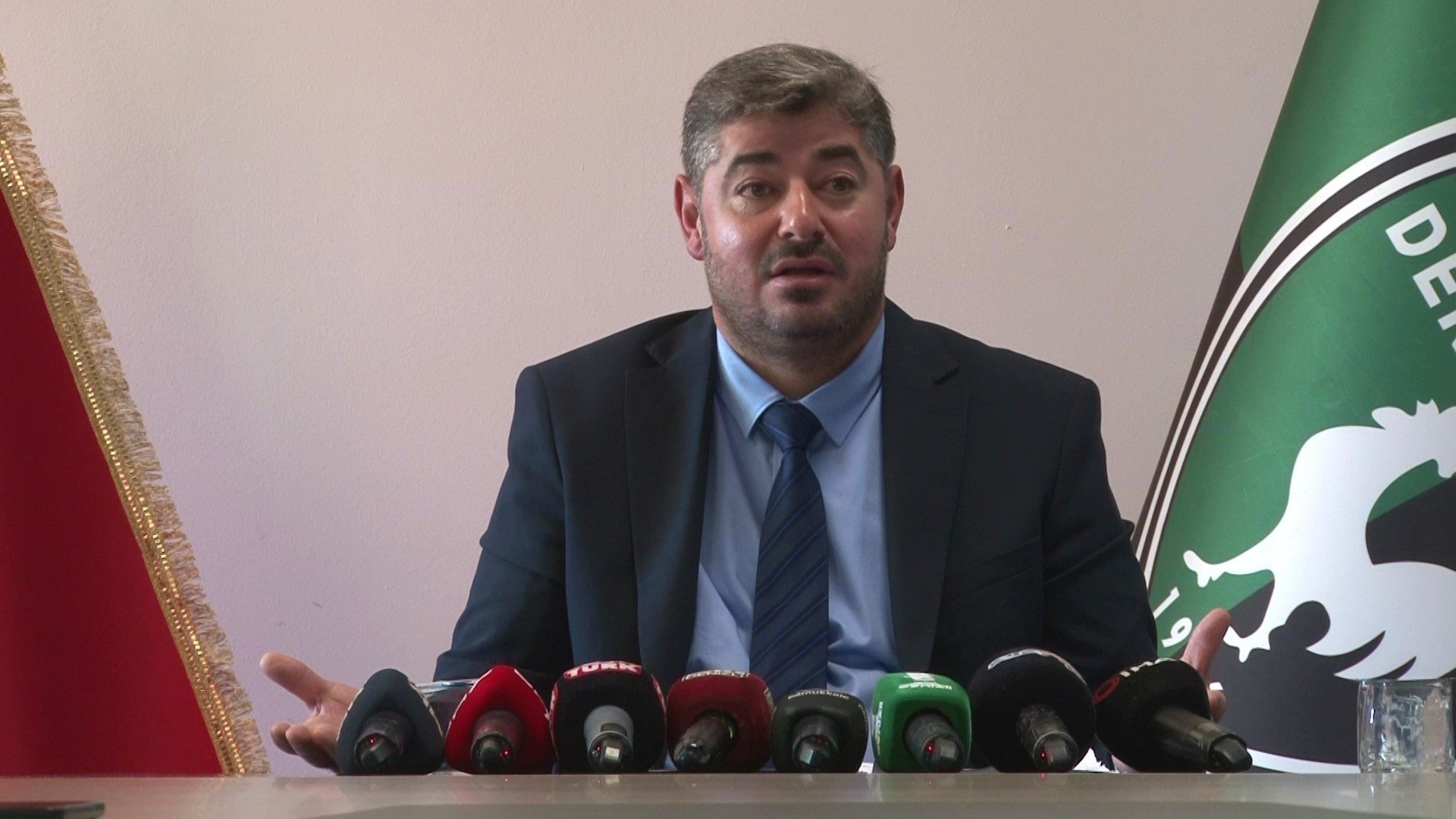Denizlispor Başkanı Uz: Tek Kurtuluşumuz Şirketleşme; Talipli Çıkarsa da Bayrağı Teslim Etmeye Hazırız…