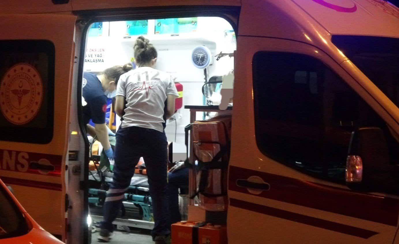 Yolun Karşısına geçmek İsteyen İki Genç Kıza Otomobil Çarptı; Biri Ağır Yaralandı…