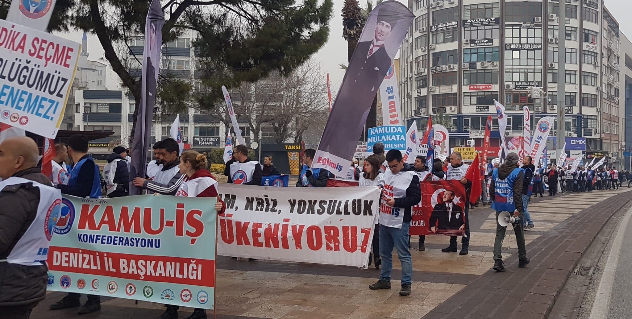 İş Bırakan Kamu Çalışanları Hep Birlikte Haykırdı: Acınacak Derecede Sefalete Mahkum Edildik…