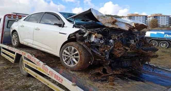 Denizli’de Bir Araç, Köprüden Yere Çakıldı: 1 Ölü 2 Yaralı…