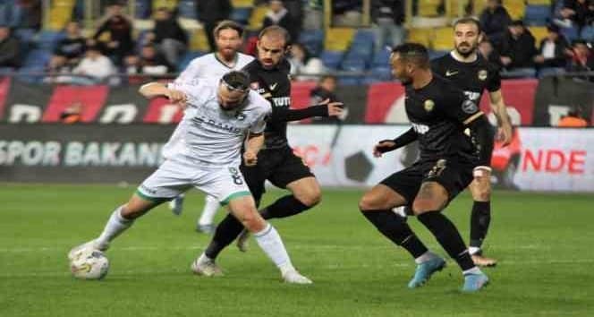 Denizlispor, Deplasmandan Puan Koparmayı Başardı: 0-0