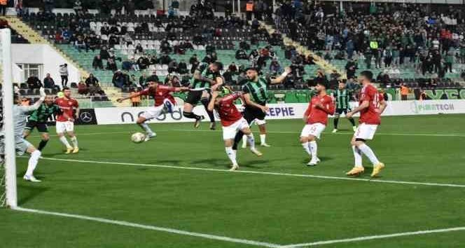 Denizlispor Yine Yenildi, Hoca Gönderildi…