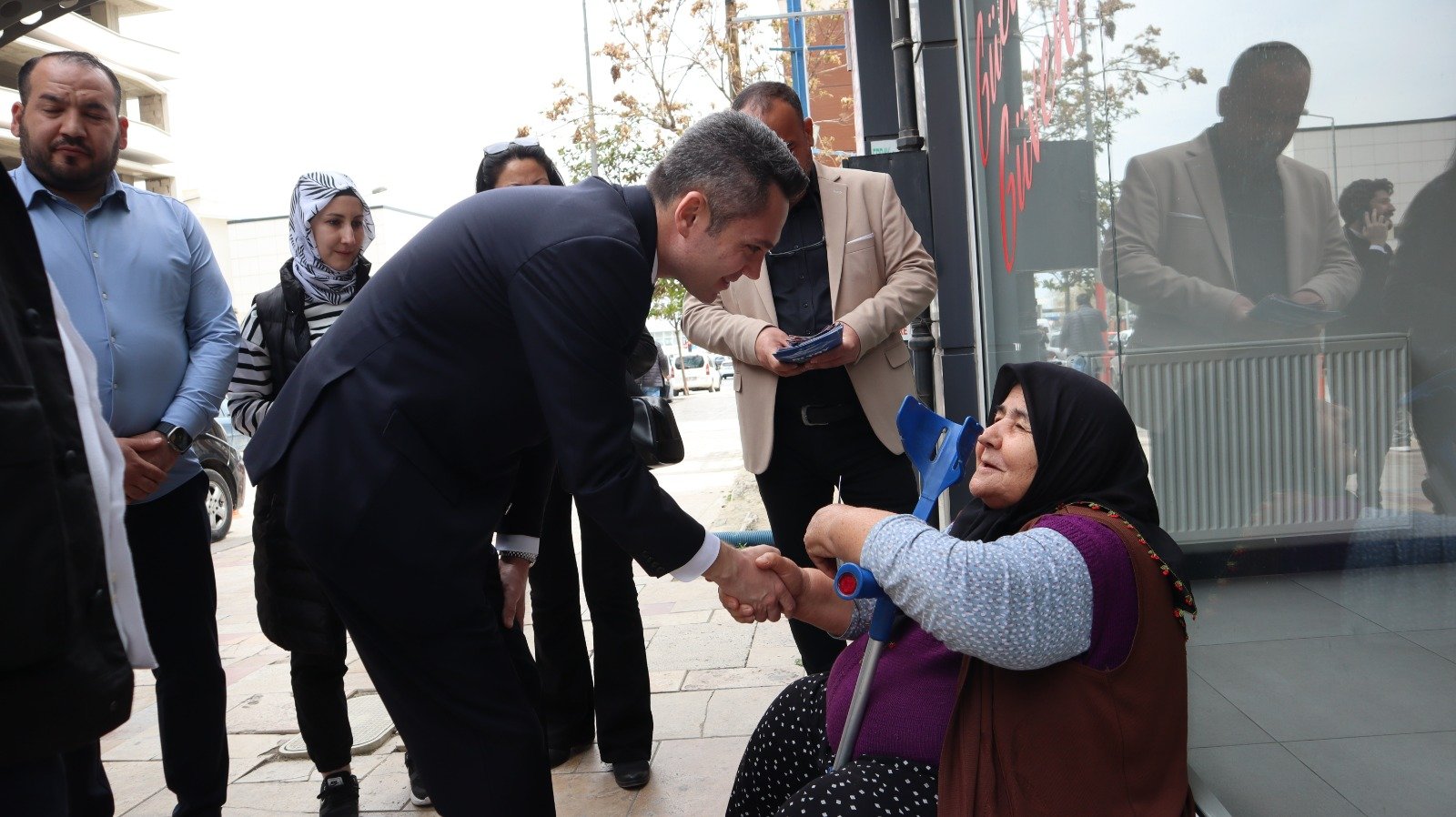 Ak Parti Adayı Başer: Girilmedik Gönül Kalmayıncaya Kadar Sokaklardayız…