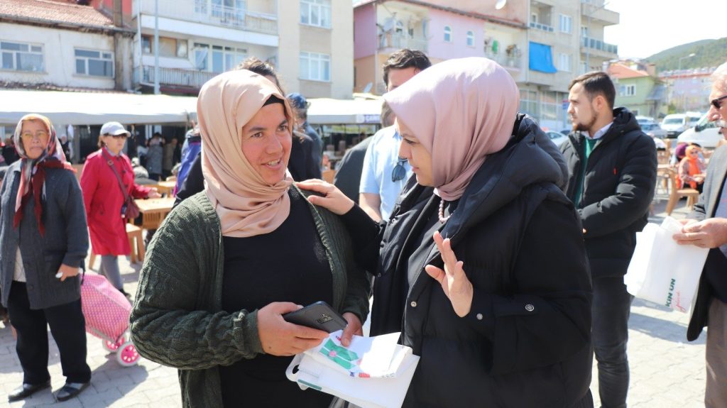 *CHP Milletvekili Adayı Ün: Anneler Sofralarını Doldurmak İçin Bizi Bekliyor...* | Şifre Haber - Denizli Haberleri I https://www.sifrehaber.com/chp-milletvekili-adayi-un-anneler-sofralarini-doldurmak-icin-bizi-bekliyor/