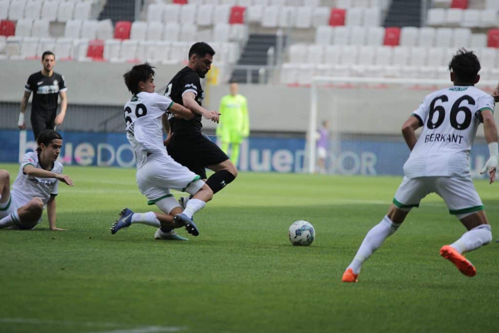 Denizlispor İzmir'den de Eli Boş Döndü: 3-0