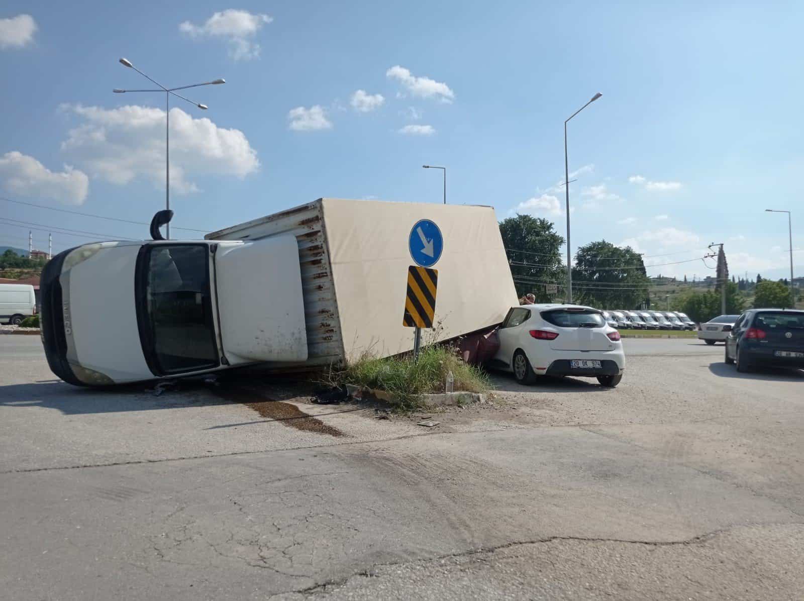 Denizli’deki Zincirleme Kaza Ucuz Atlatıldı…