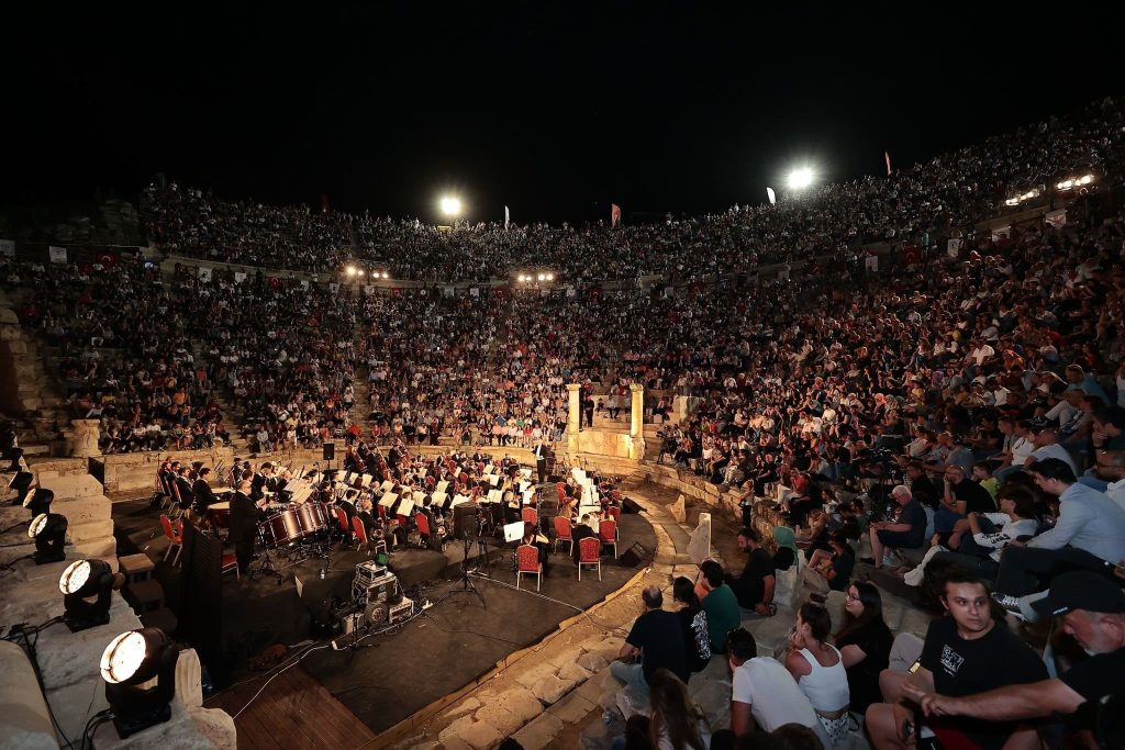 Denizli Laodikya'nın 2200 Yıllık Antik Tiyatrosu'nda, Muhteşem Konser...