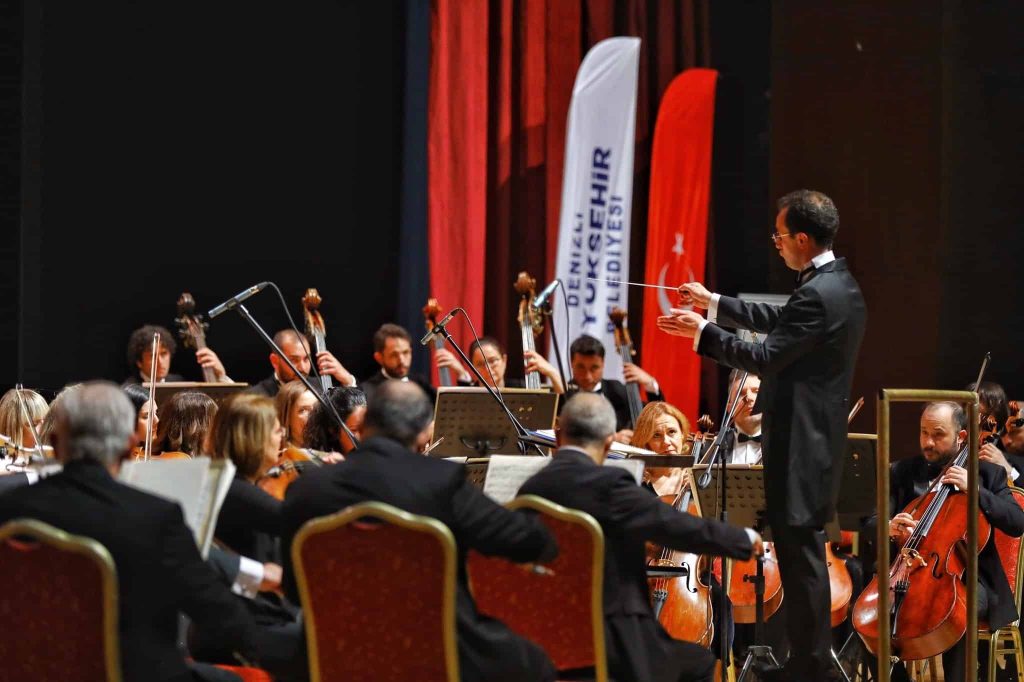 Denizli'de, Restorasyonu Tamamlanan 2 Bin 200 Yıllık Tiyatroda Tarihi Bir Gece Yaşanacak...