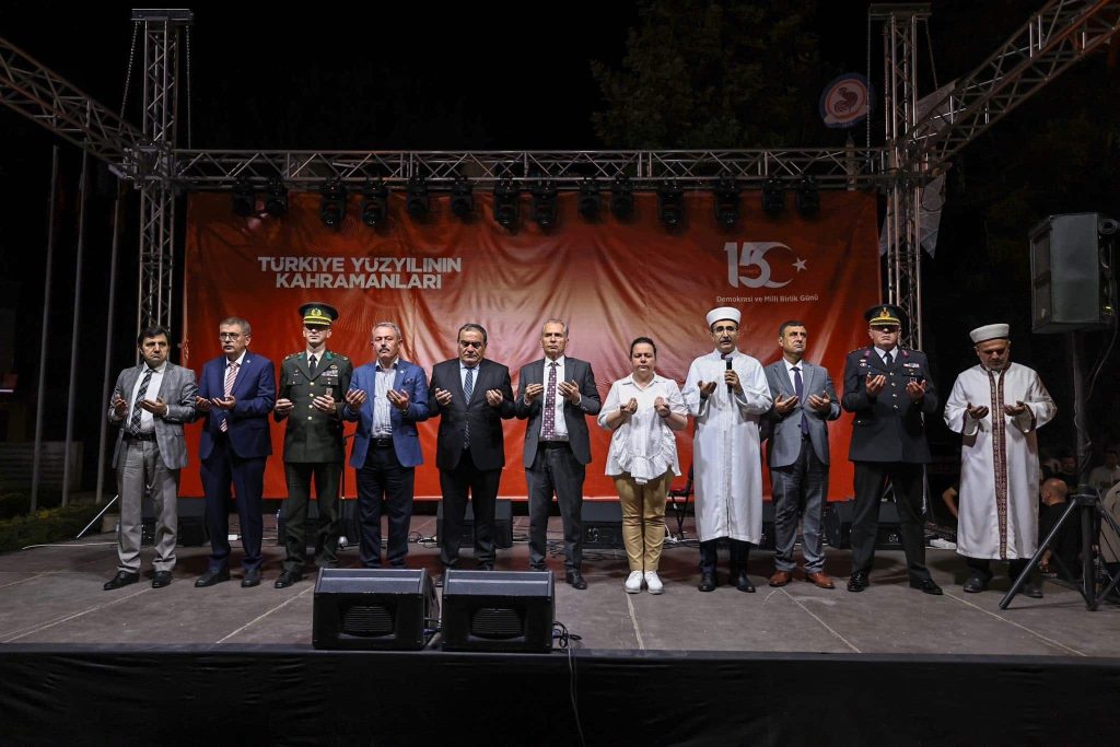 Denizli'de de 15 Temmuz Demokrasi ve Milli Birlik Günü kutlandı...