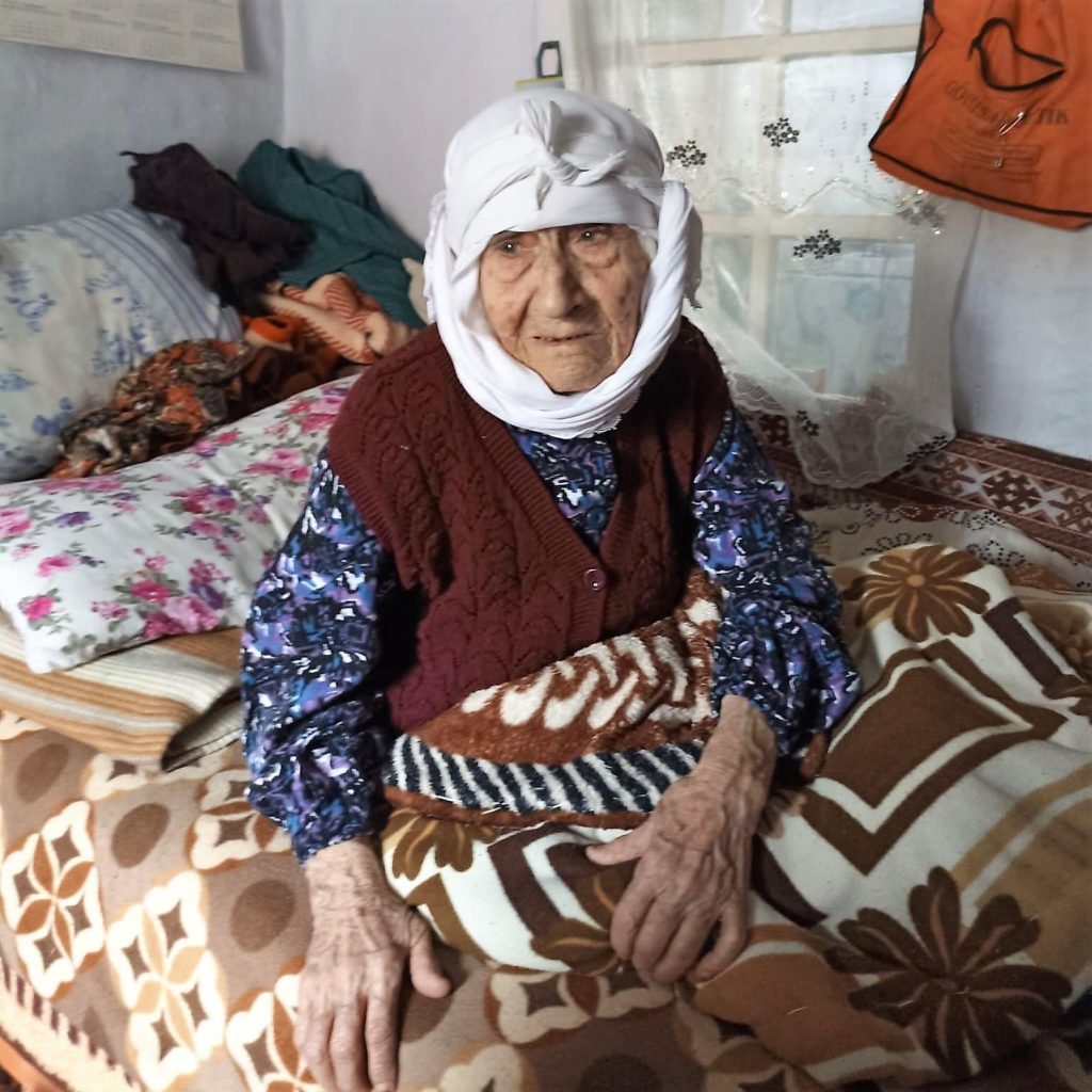 Denizli'nin Asırlık Çınarı Medine Nine, Yaşamını Yitirdi... | Şifre Haber - Denizli Haberleri I https://www.sifrehaber.com/denizlinin-asirlik-cinari-medine-nine-yasamini-yitirdi/