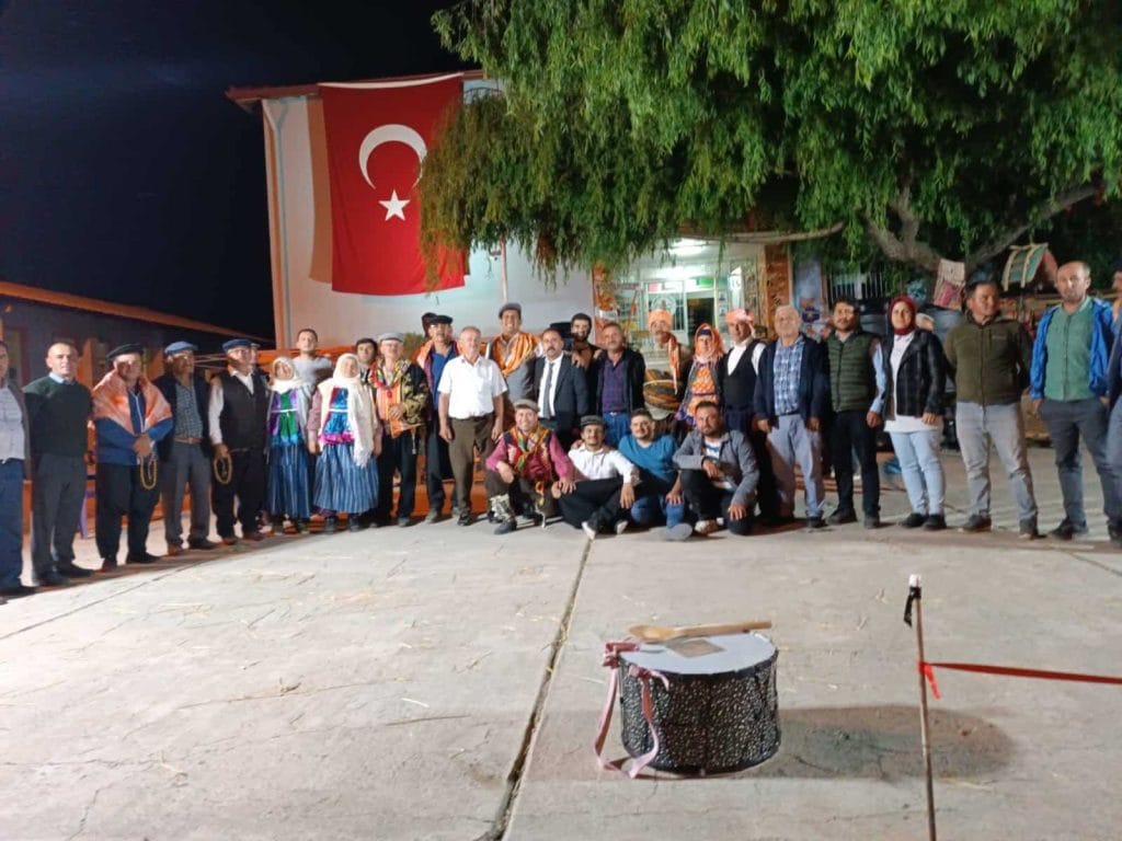 Denizli'nin Yörükleri, Geleneklerini Yaşatıyor ve Gelecek Nesillere Aktarıyor...