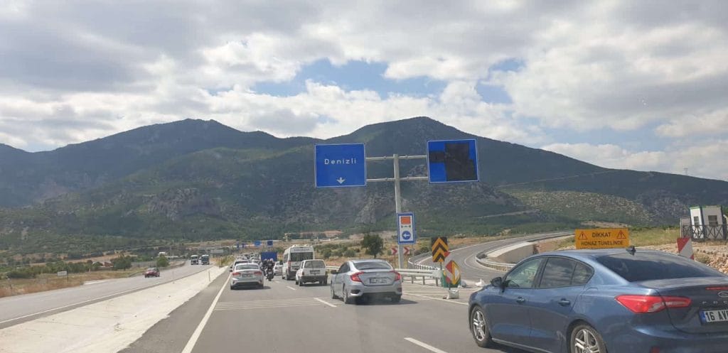 Denizli'de Yeni Açılan Honaz Tüneli, Bakıma Alınınca Böyle Oldu…