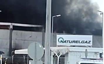 Denizli'de Geri Dönüşüm Fabrikasında Çıkan Yangın Büyüyor...