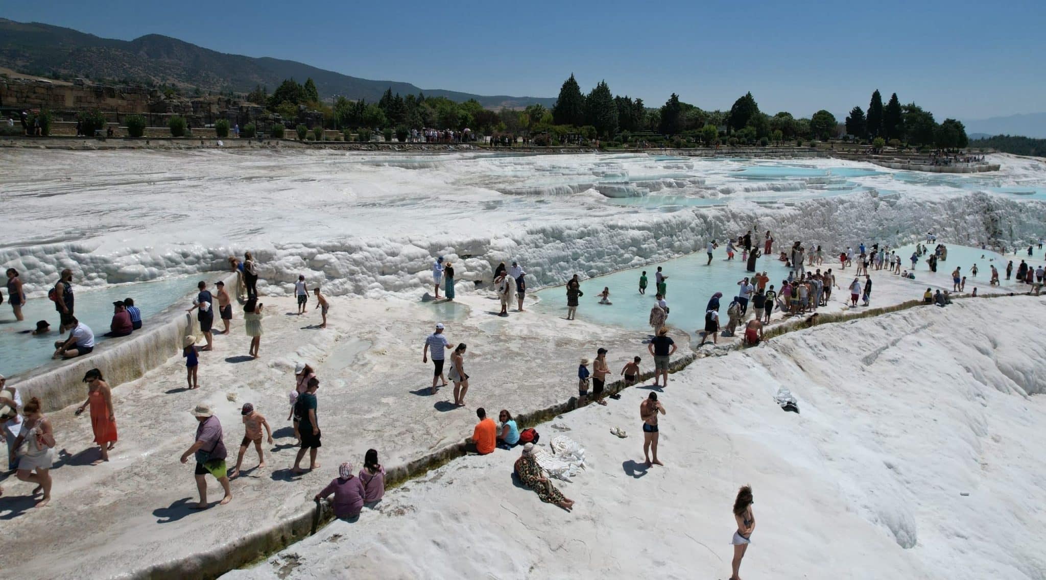 Denizli’nin Beyaz Cenneti İlk 7 Ayda 1,2 Milyon Turisti Ağırladı…