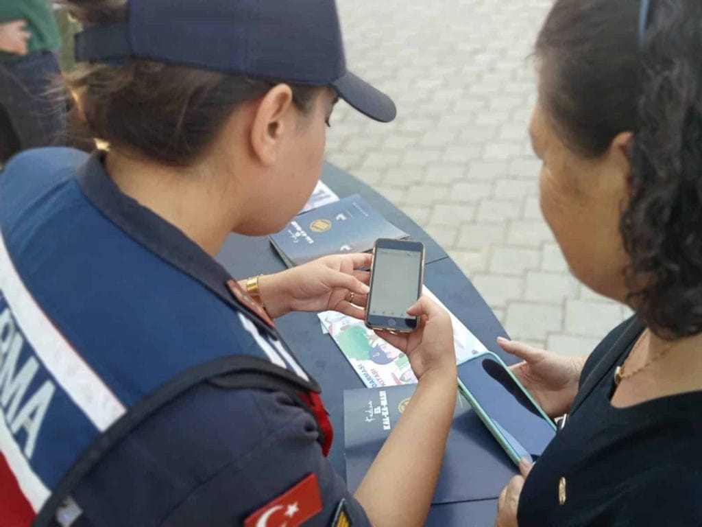Denizli'de Jandarmadan 'Kadına Şiddet' Bilgilendirmesi...