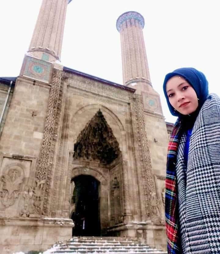 Denizli'de İki Grup Çatıştı, Market Çalışanı Genç Kız Yaşamını Yitirdi...