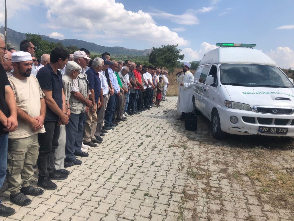 Trakya'daki Sel Felaketinde Yaşamlarını Yitiren Öğretmen Çift, Denizli'de Toprağa Verildi...