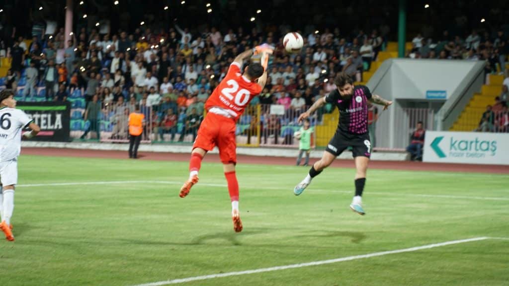 Denizlispor Isparta'dan da Eli Boş Döndü...