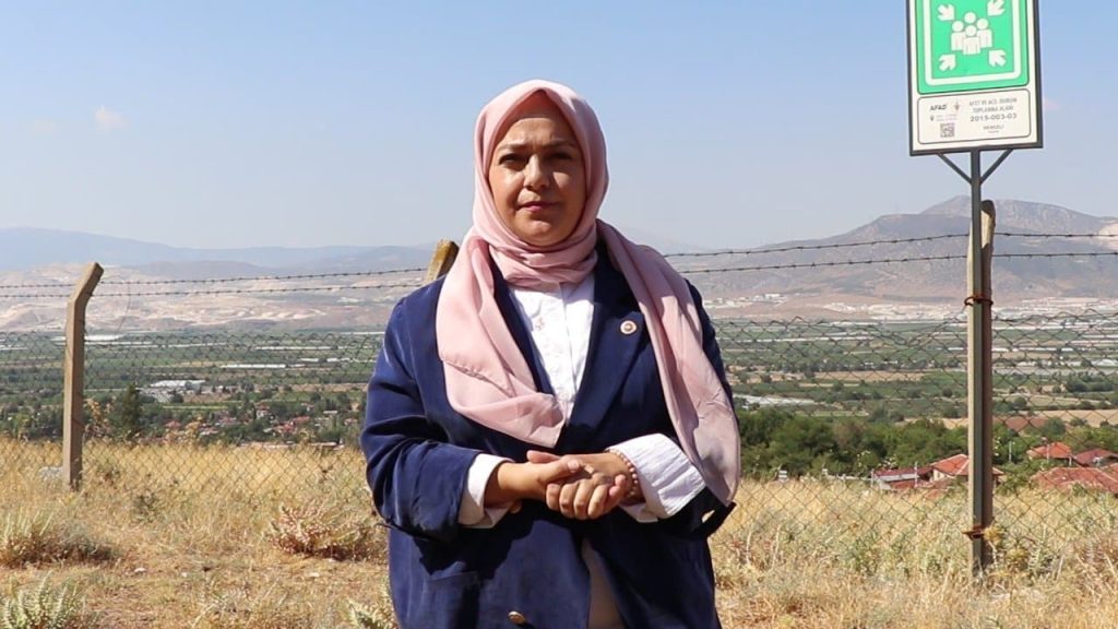 Güler Misin Ağlar Mısın: Doğal Afette Toplanılacak Yere, Suni Afetle Taş Yağdırıyorlar…
