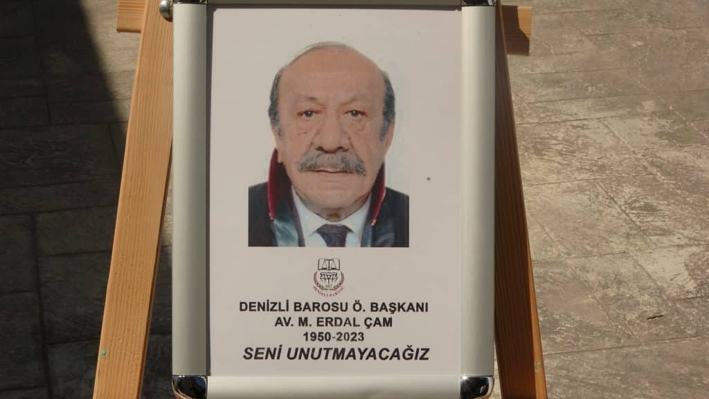 Birini Davayı Kaybettirdiği İçin, Diğerini ise Tanıştırdığı İçin Öldürmüş...