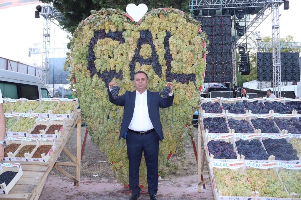 Binlerce Kişi, Çal Bağbozumu 26. Kültür ve Sanat Festivali’nde Bir Araya  Geldi…