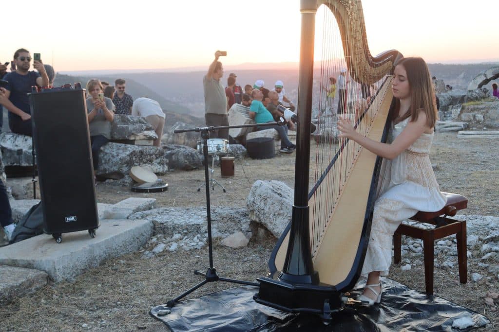 Binlerce Kişi, Çal Bağbozumu 26. Kültür ve Sanat Festivali’nde Bir Araya  Geldi…
