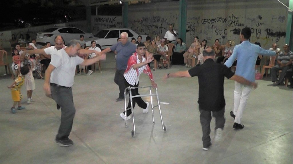 Denizlili İsa, 15 Yıl Sonra Mahalleli Tarafından Krallar Gibi Karşılandı...