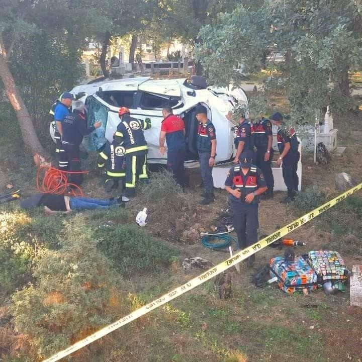 Denizli Tavas'ta Feci Kaza: 2 Ölü 1 Yaralı...